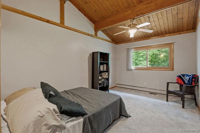 1215 Oakwood Road, Ortonville, MI 48462