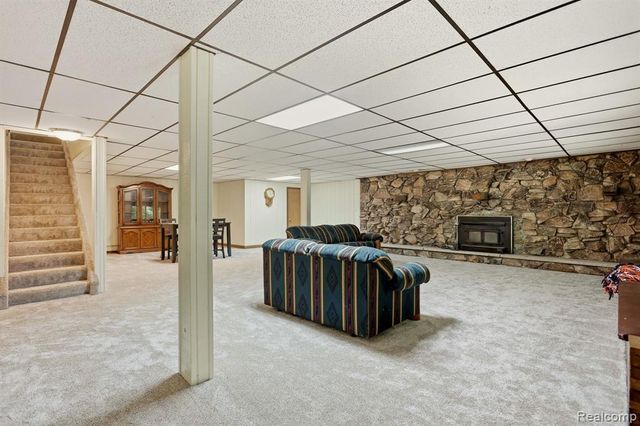 1215 Oakwood Road, Ortonville, MI 48462