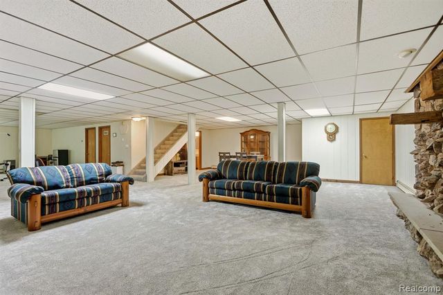 1215 Oakwood Road, Ortonville, MI 48462