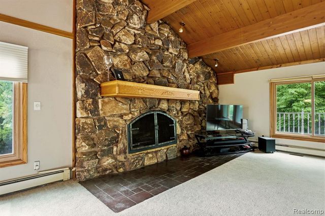 1215 Oakwood Road, Ortonville, MI 48462