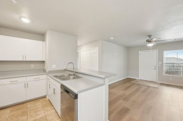 254 Plez Morgan Drive E, Montgomery, TX 77356