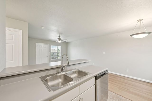 254 Plez Morgan Drive E, Montgomery, TX 77356