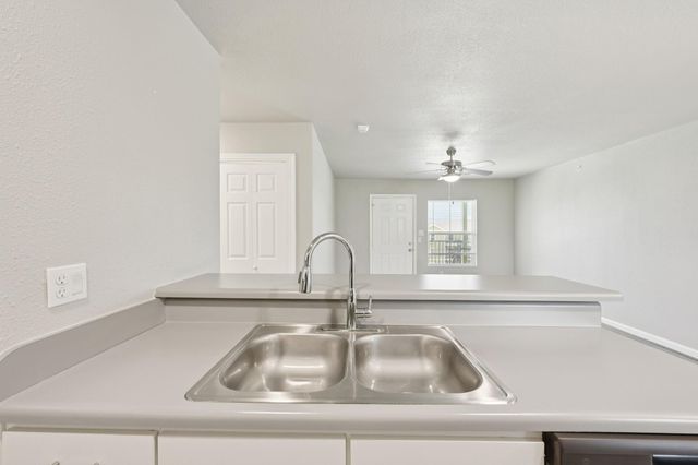 254 Plez Morgan Drive E, Montgomery, TX 77356