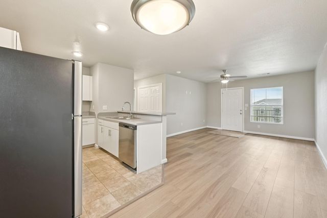 254 Plez Morgan Drive E, Montgomery, TX 77356