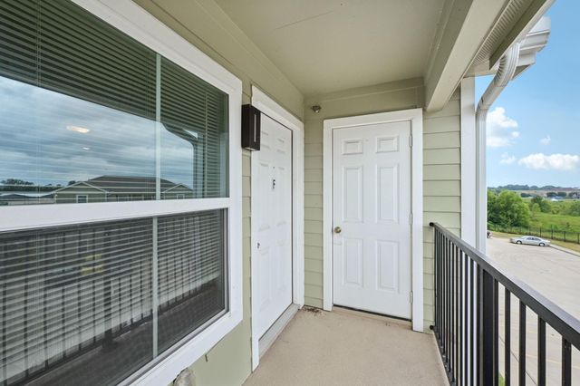 254 Plez Morgan Drive E, Montgomery, TX 77356