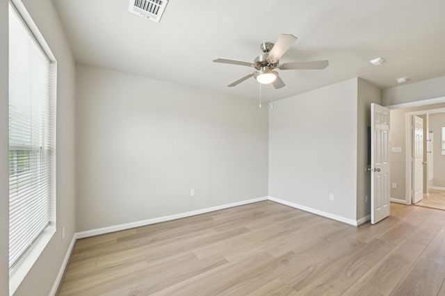 254 Plez Morgan Drive E, Montgomery, TX 77356