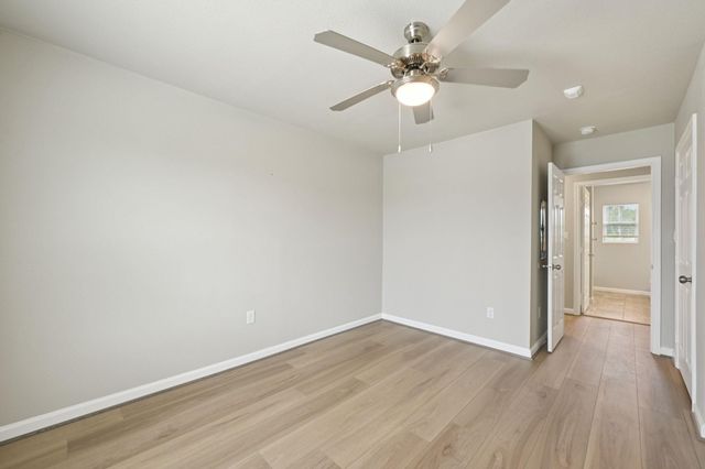 254 Plez Morgan Drive E, Montgomery, TX 77356