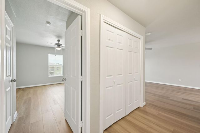 254 Plez Morgan Drive E, Montgomery, TX 77356