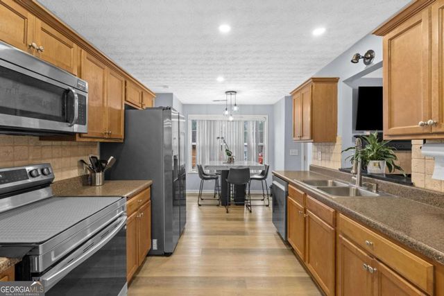 40 Pine Shadow Circle, Covington, GA 30016
