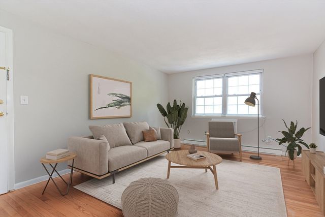 4 Colonial Village Dr 9, Arlington, MA 02474