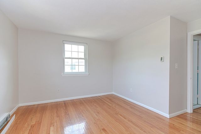 4 Colonial Village Dr 9, Arlington, MA 02474