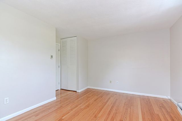 4 Colonial Village Dr 9, Arlington, MA 02474