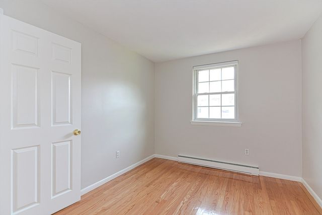 4 Colonial Village Dr 9, Arlington, MA 02474