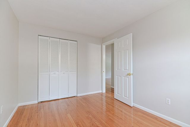 4 Colonial Village Dr 9, Arlington, MA 02474