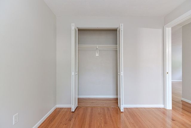 4 Colonial Village Dr 9, Arlington, MA 02474