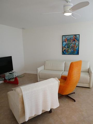 92 Seville Drive, Delray Beach, FL 33446
