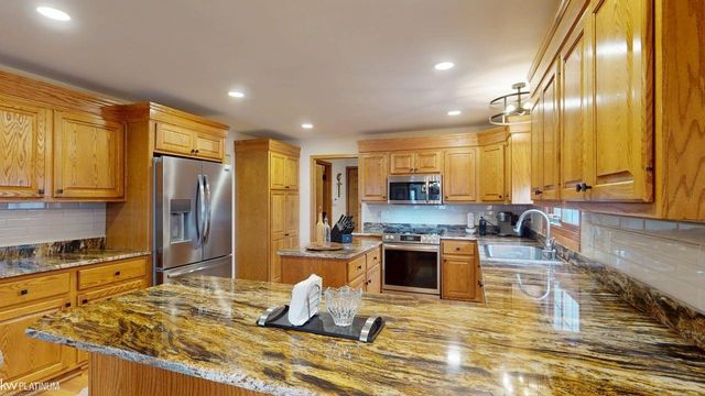 29420 Grandview Street, Harrison Twp, MI 48045