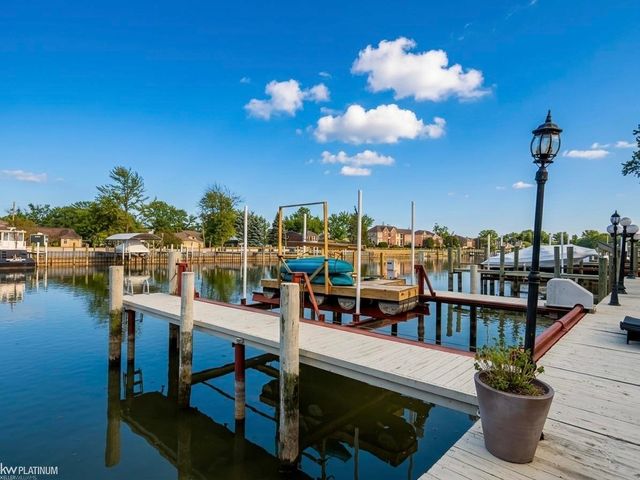 29420 Grandview Street, Harrison Twp, MI 48045