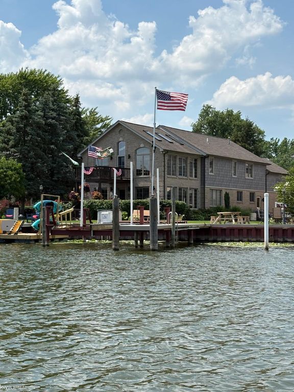 29420 Grandview Street, Harrison Twp, MI 48045