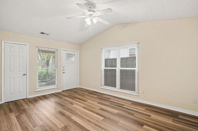 1811 Lipscomb Street, Fort Worth, TX 76110