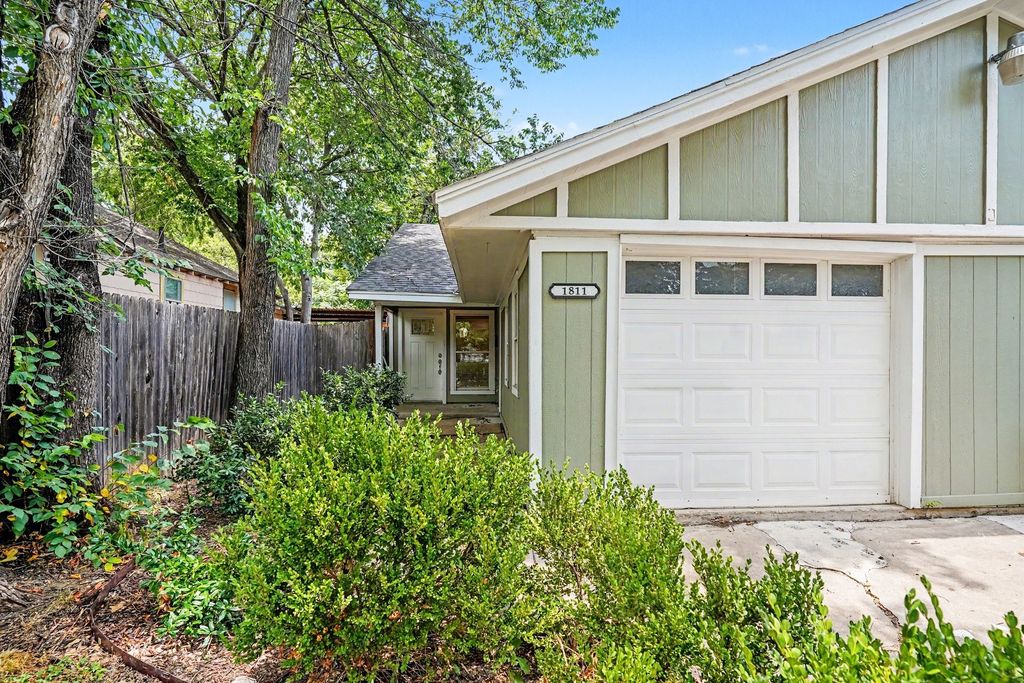 1811 Lipscomb Street, Fort Worth, TX 76110