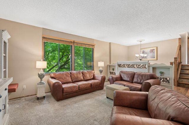503 Laredo Lane, Chanhassen, MN 55317