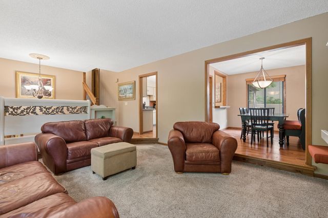 503 Laredo Lane, Chanhassen, MN 55317