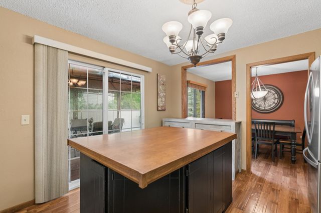 503 Laredo Lane, Chanhassen, MN 55317