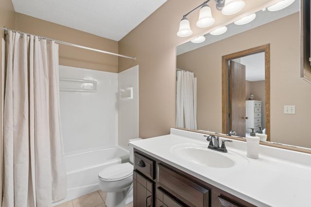 503 Laredo Lane, Chanhassen, MN 55317