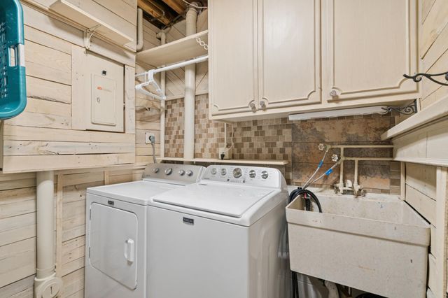 503 Laredo Lane, Chanhassen, MN 55317