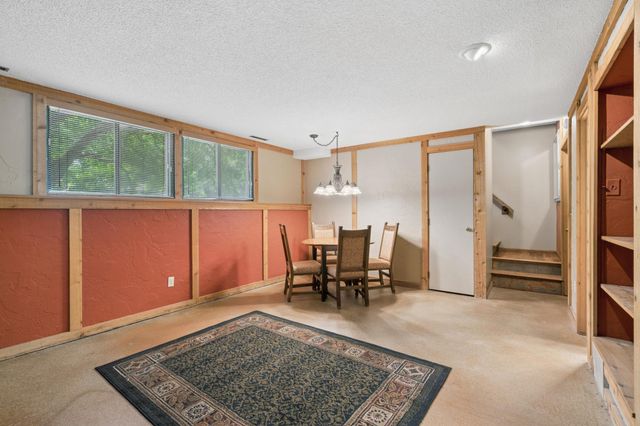503 Laredo Lane, Chanhassen, MN 55317