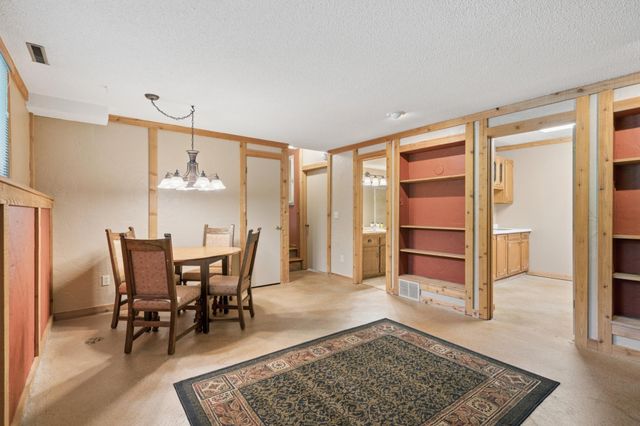 503 Laredo Lane, Chanhassen, MN 55317