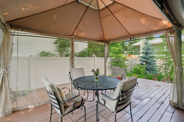503 Laredo Lane, Chanhassen, MN 55317
