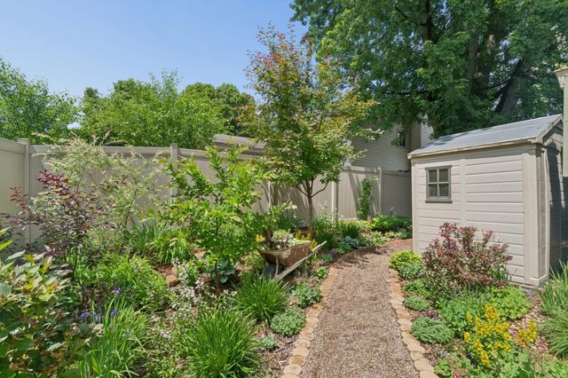 503 Laredo Lane, Chanhassen, MN 55317