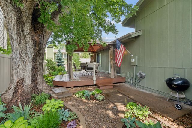 503 Laredo Lane, Chanhassen, MN 55317