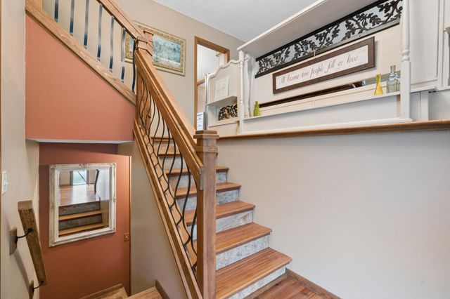 503 Laredo Lane, Chanhassen, MN 55317