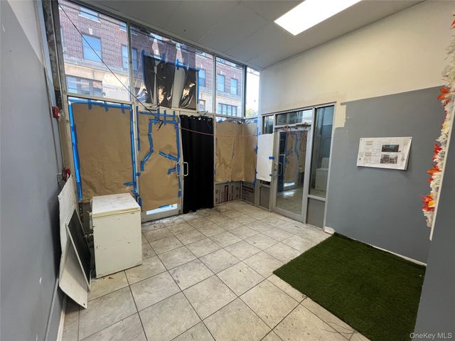 7 S 5th Avenue, Mount Vernon, NY 10550