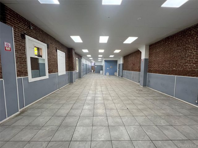 7 S 5th Avenue, Mount Vernon, NY 10550