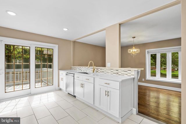 122 OXFORD PL, Mount Laurel, NJ 08054