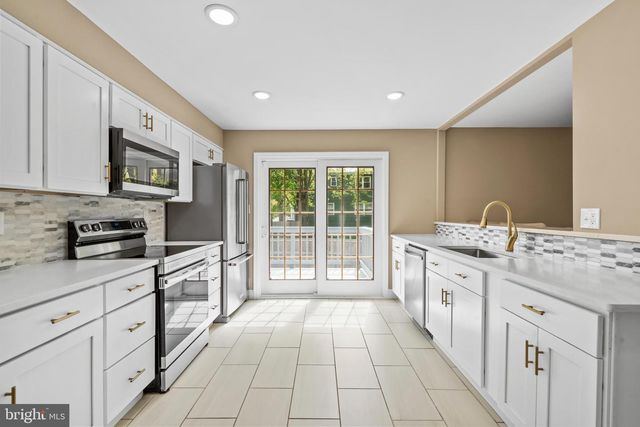 122 OXFORD PL, Mount Laurel, NJ 08054