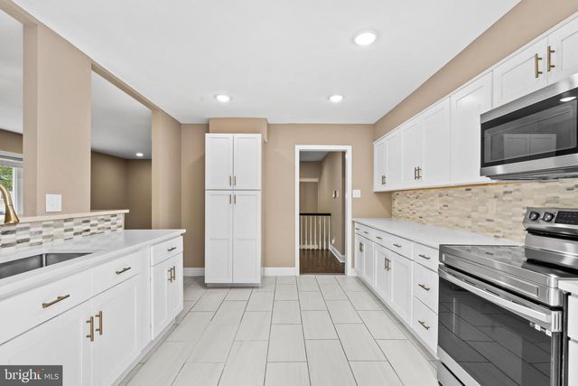 122 OXFORD PL, Mount Laurel, NJ 08054