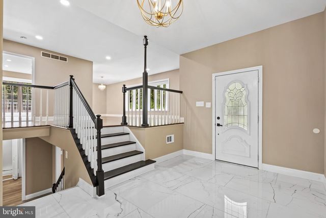 122 OXFORD PL, Mount Laurel, NJ 08054