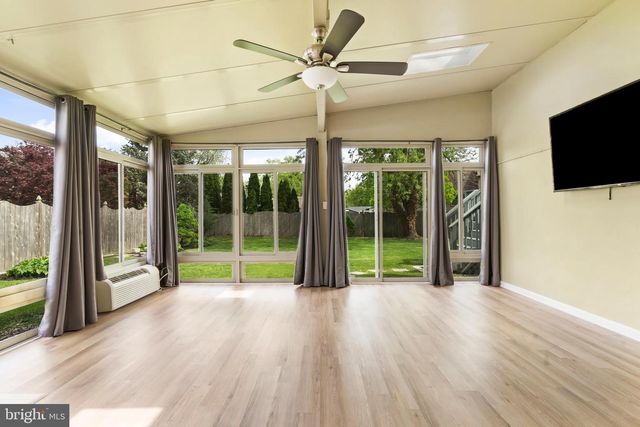 122 OXFORD PL, Mount Laurel, NJ 08054