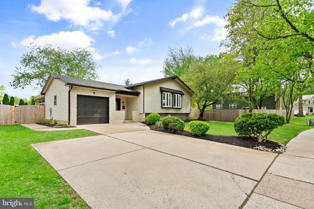 122 OXFORD PL, Mount Laurel, NJ 08054