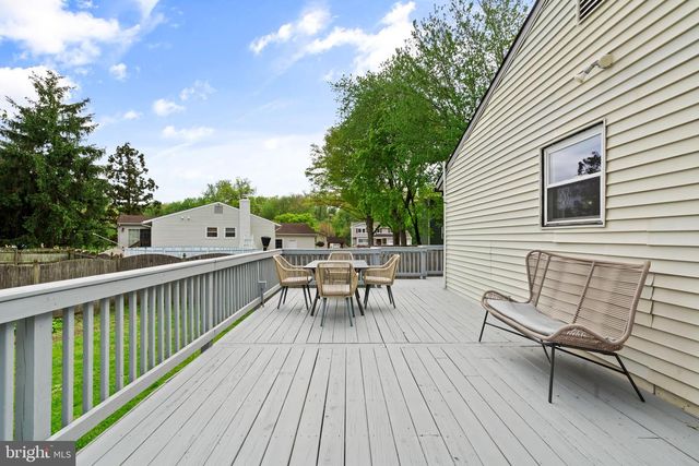 122 OXFORD PL, Mount Laurel, NJ 08054