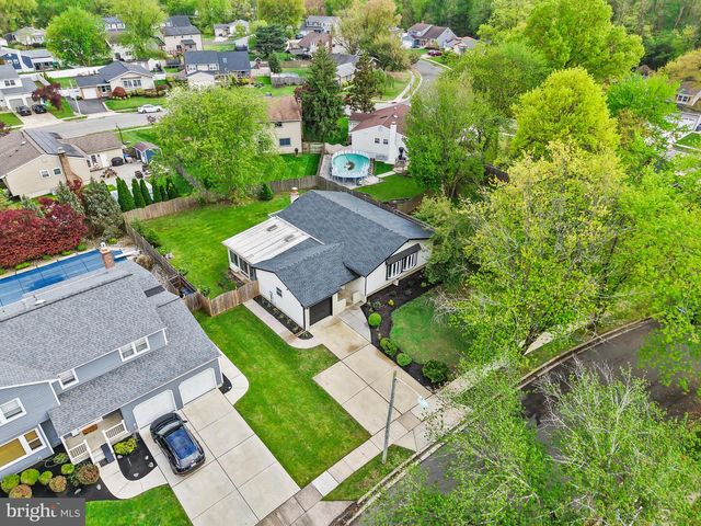 122 OXFORD PL, Mount Laurel, NJ 08054