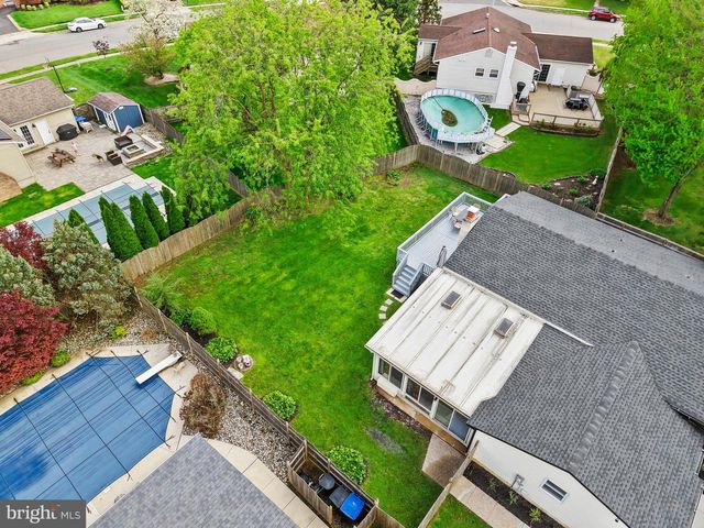 122 OXFORD PL, Mount Laurel, NJ 08054