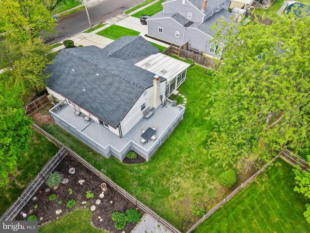 122 OXFORD PL, Mount Laurel, NJ 08054