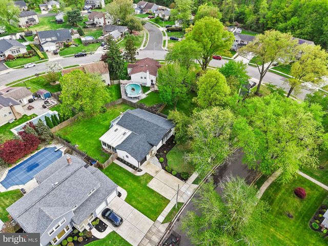 122 OXFORD PL, Mount Laurel, NJ 08054