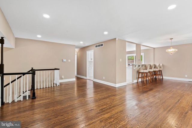 122 OXFORD PL, Mount Laurel, NJ 08054